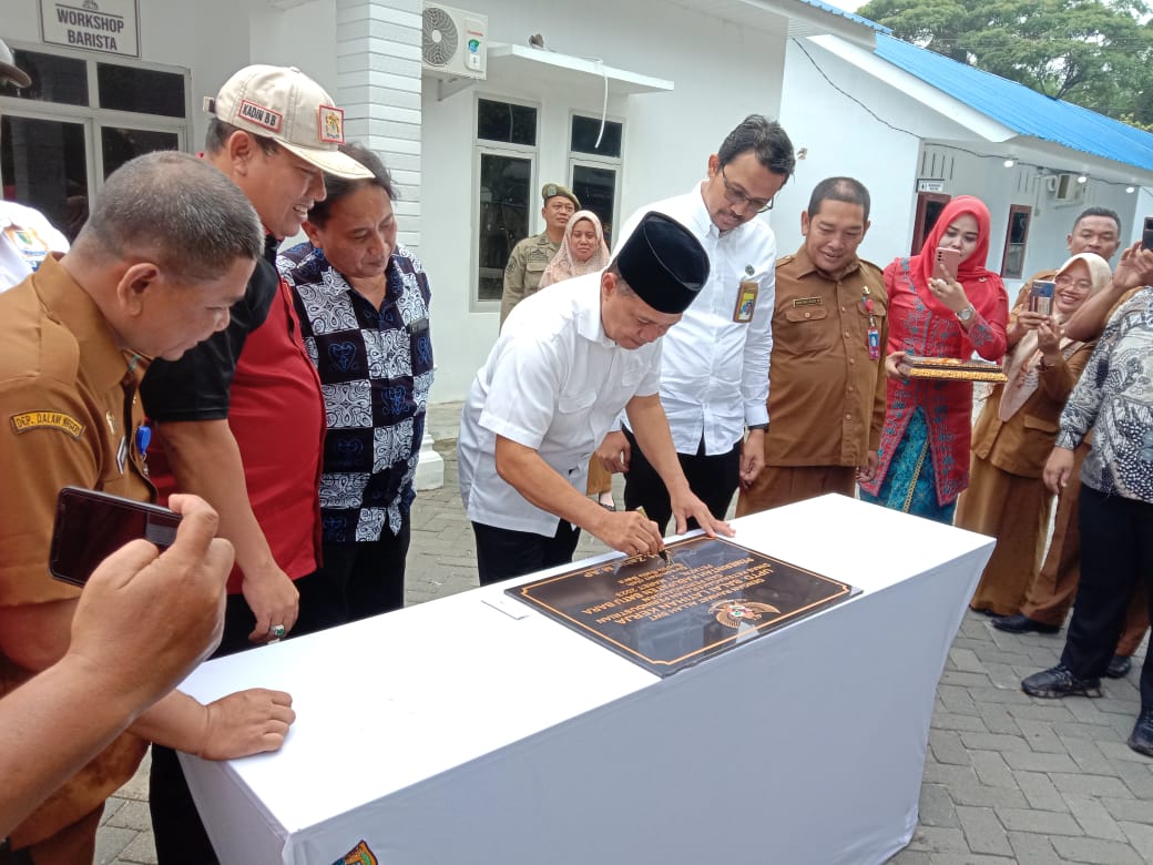 Bupati batu bara resmikan gedung UPTD balai latihan kerja