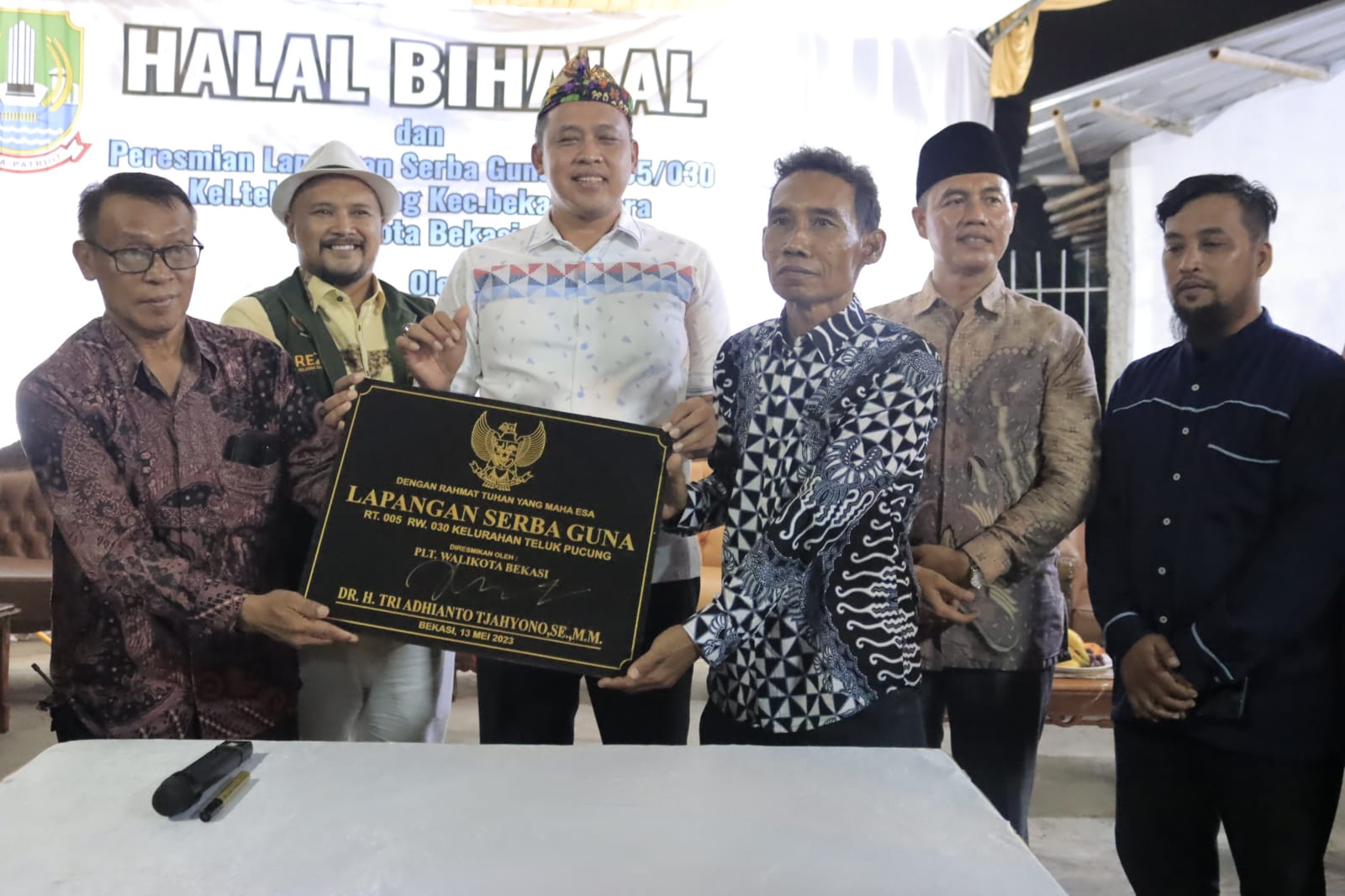 Plt. Wali Kota Bekasi Hadiri Halal Bihalal Sekaligus Resmikan Lapangan Serbaguna di Kelurahan Teluk Pucung