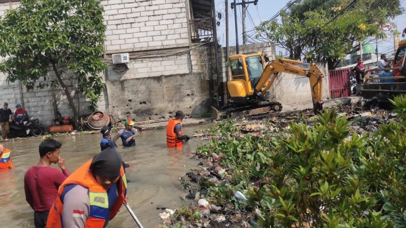 Polsek Bekasi Utara Bersinergi dalam Kegiatan Grebek K3 Kali Bersih