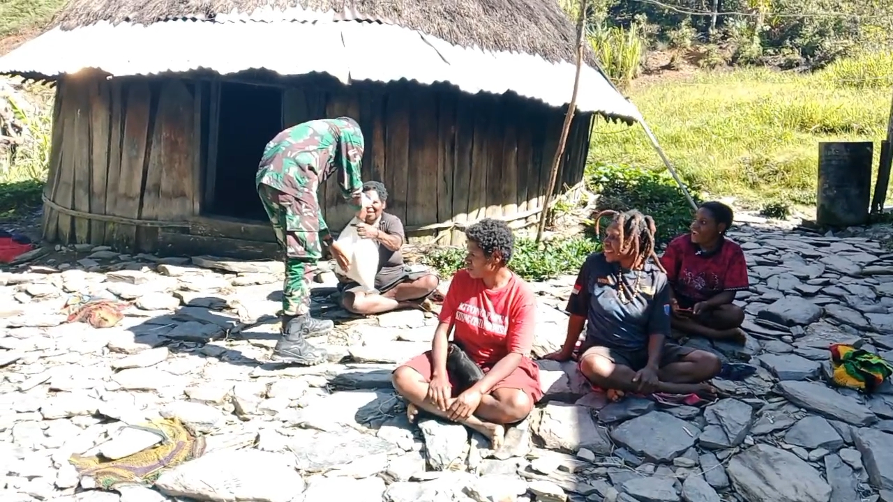 Koramil 1714-02/Ilu Gelar Baksos Bersama Masyarakat Kampung Yelekpelek