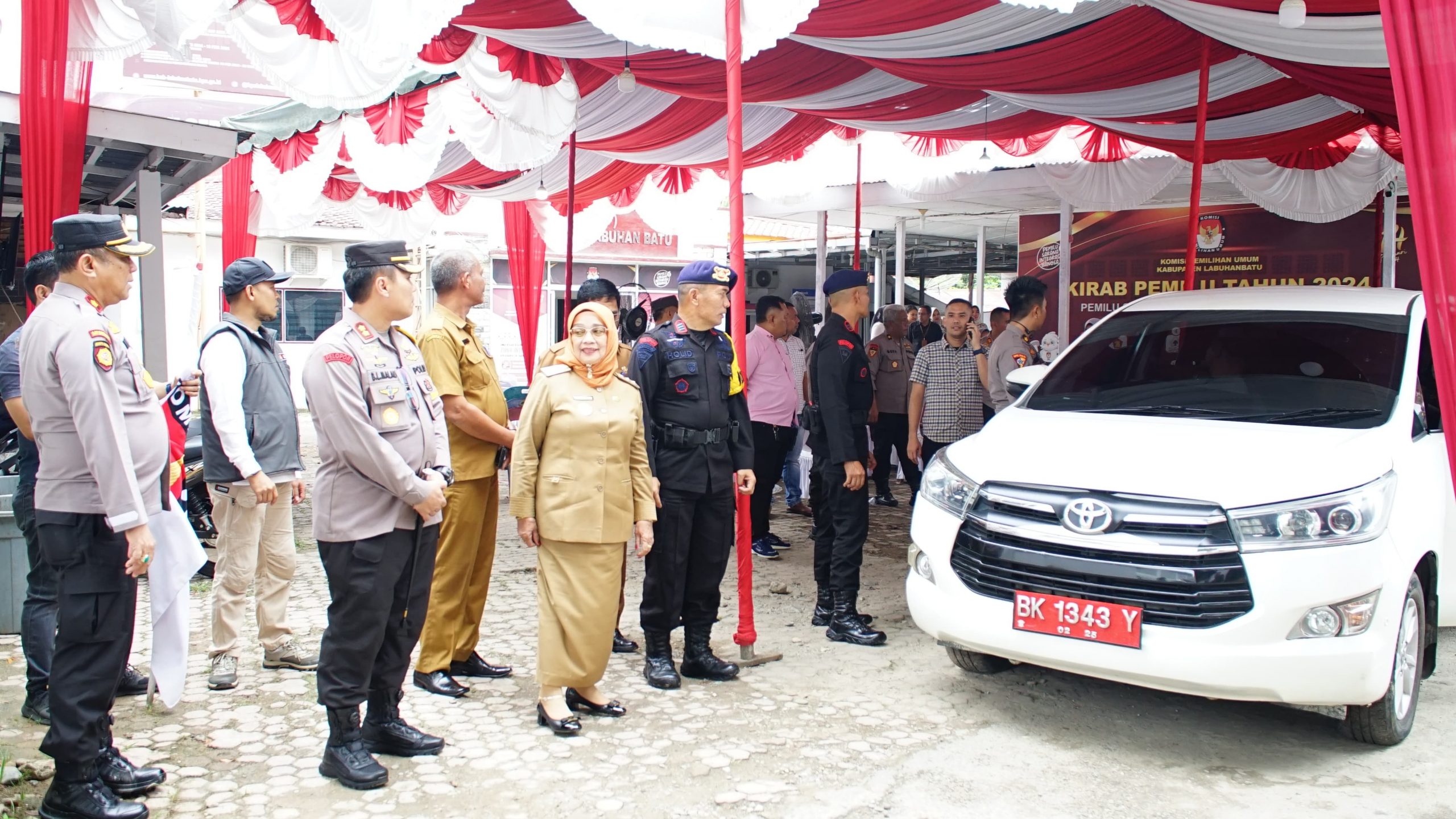 Plt. Bupati Bersama Kapolres Labuhanbatu Melepas Pemberangkatan Hasil Rekapitulasi Penghitungan Perolehan Suara