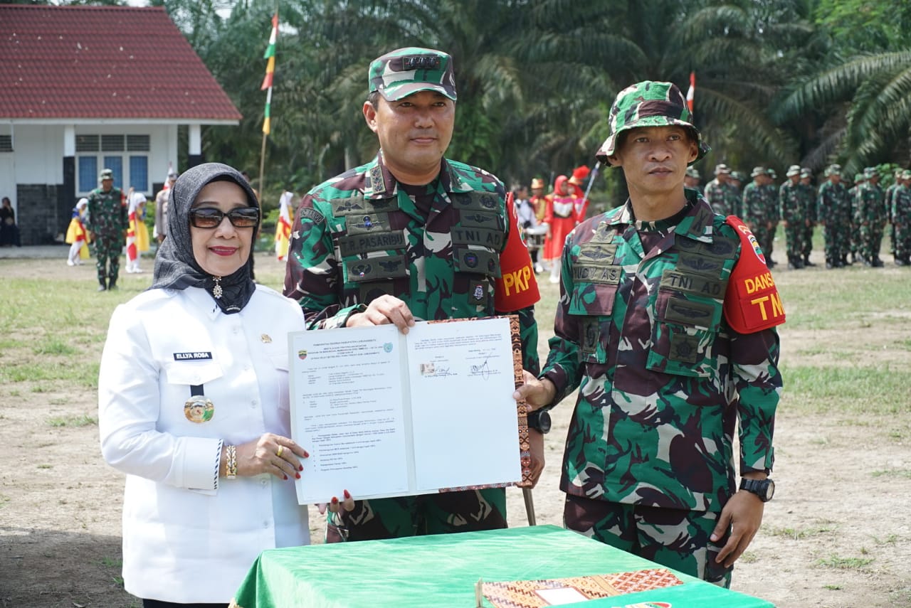 Plt Bupati Labuhanbatu Dampingi Danrem 022/PT Tutup TMMD ke-120 Tahun 2024