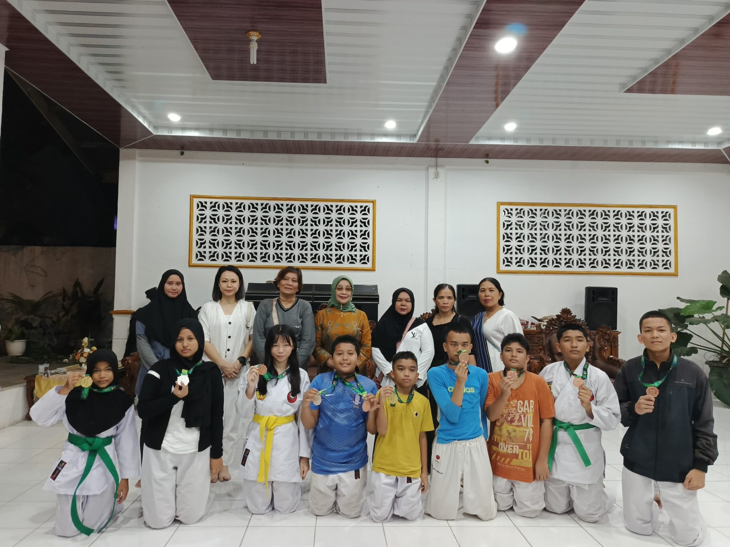 Plt. Bupati Labuhanbatu Sambut Kepulangan Atlet Peraih Medali Kejurda Karate Antar Dojo INKADO 